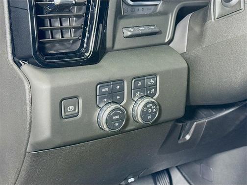 2025 GMC Sierra 3500 AT4