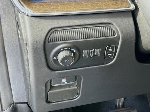 2023 Jeep Grand Wagoneer L Series II