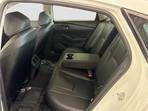 Platinum White Pearl 2025 Honda Accord Hybrid EX-L