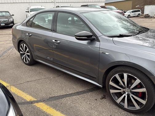 Platinum Gray Metallic w/ Black Roof 2018 Volkswagen Passat 3.6L V6 GT