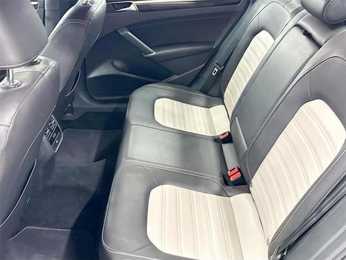 2018 Volkswagen Passat 3.6L V6 GT