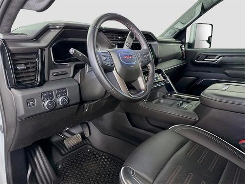 2025 GMC Sierra 2500 AT4X