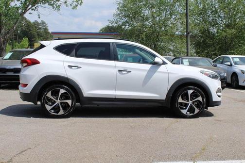 Winter White 2016 Hyundai TUCSON Limited
