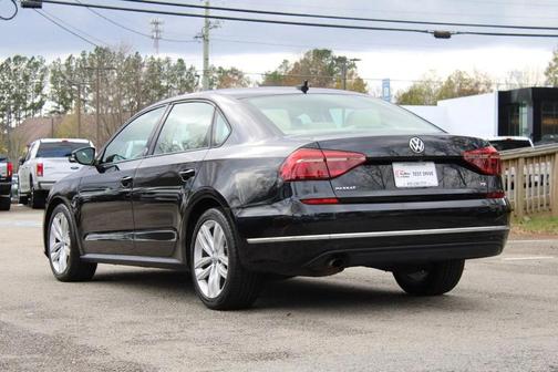 2019 Volkswagen Passat 2.0T Wolfsburg Edition