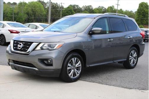 2019 Nissan Pathfinder SV