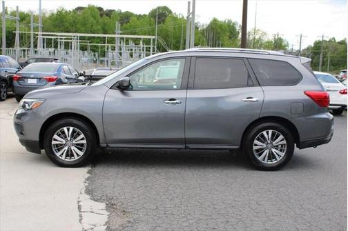 2019 Nissan Pathfinder SV