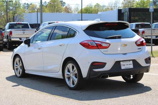 Summit White 2017 Chevrolet Cruze Premier
