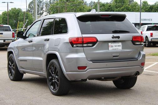 Billet Silver Metallic Clearcoat 2017 Jeep Grand Cherokee Altitude