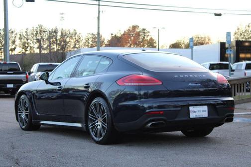 2016 Porsche Panamera Edition