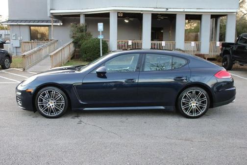 2016 Porsche Panamera Edition