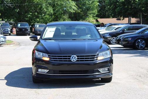Black Uni 2016 Volkswagen Passat 1.8T SE w/Technology