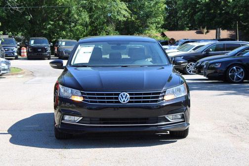 Black Uni 2016 Volkswagen Passat 1.8T SE w/Technology
