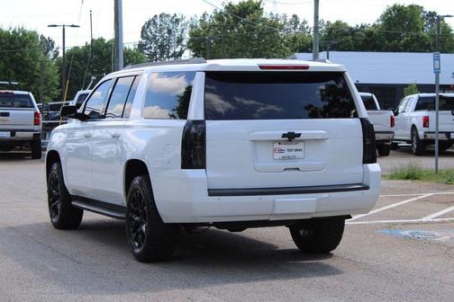Summit White 2018 Chevrolet Suburban LT