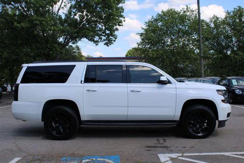 Summit White 2018 Chevrolet Suburban LT