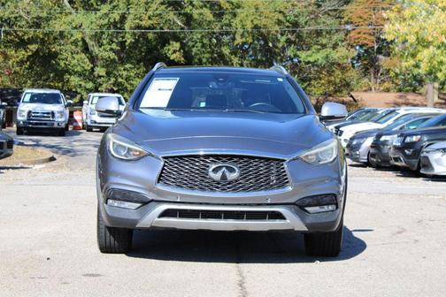 2017 INFINITI QX30 Premium