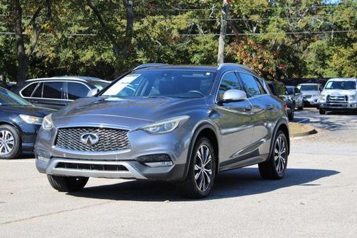 2017 INFINITI QX30 Premium