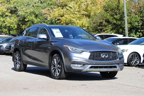 2017 INFINITI QX30 Premium