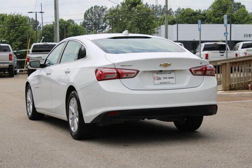 Summit White 2021 Chevrolet Malibu FWD LT