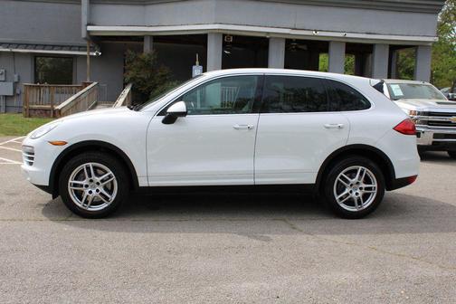 White 2014 Porsche Cayenne Platinum Edition