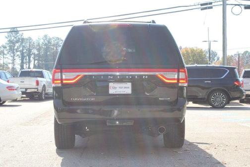 2015 Lincoln Navigator Base