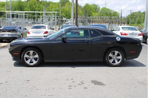 2016 Dodge Challenger SXT
