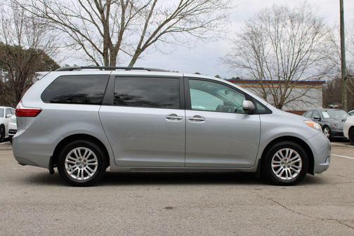 2017 Toyota Sienna XLE