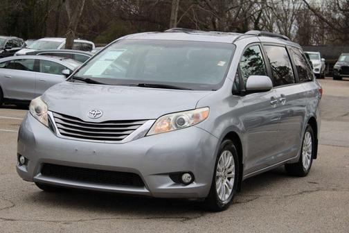 2017 Toyota Sienna XLE