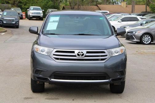 Magnetic Gray Metallic 2013 Toyota Highlander SE