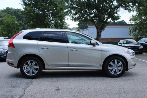 Luminous Sand Metallic 2017 Volvo XC60 T5 Inscription
