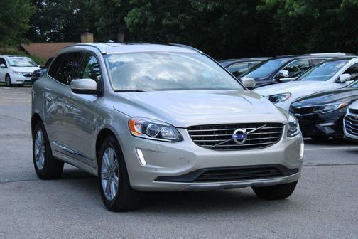 Luminous Sand Metallic 2017 Volvo XC60 T5 Inscription