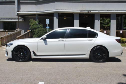 2018 BMW 750 I