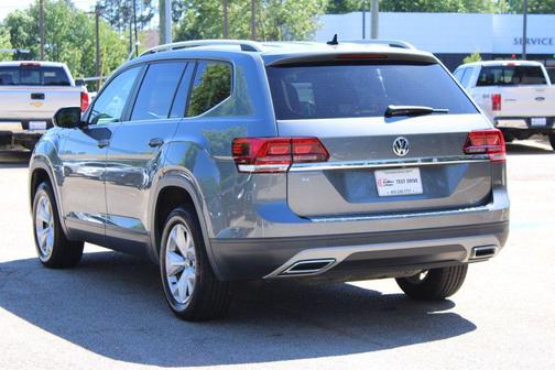 Platinum Gray Metallic 2019 Volkswagen Atlas 2.0T SE w/Technology