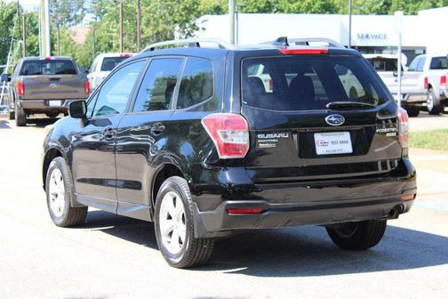 Crystal Black Silica 2016 Subaru Forester 2.5i Premium