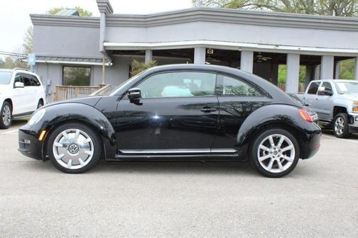 Black Uni 2016 Volkswagen Beetle 1.8T SEL