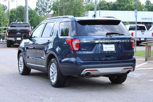 Blue Jeans Metallic 2017 Ford Explorer XLT