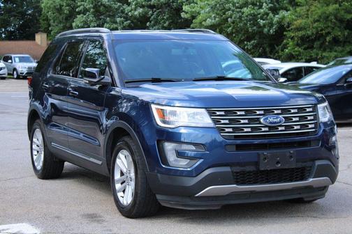Blue Jeans Metallic 2017 Ford Explorer XLT