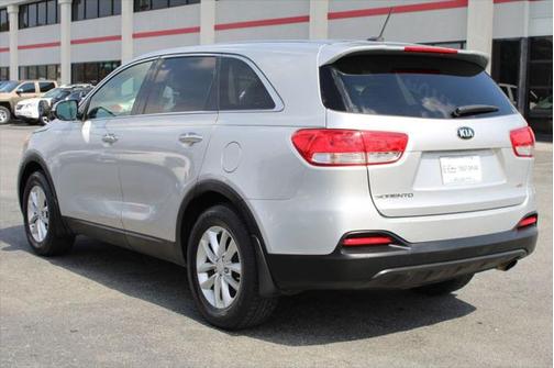 2016 Kia Sorento L