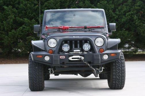 Photo 2 of 32 of 2010 Jeep Wrangler Unlimited Rubicon