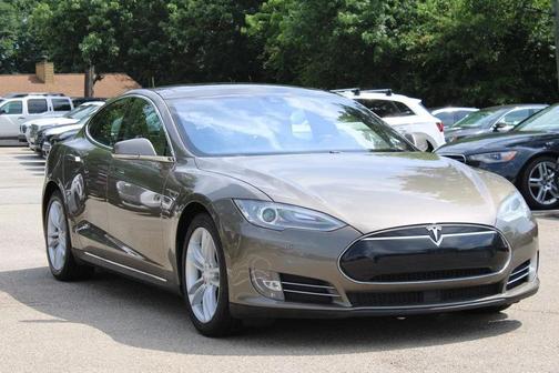 Titanium Metallic 2015 Tesla Model S 70D