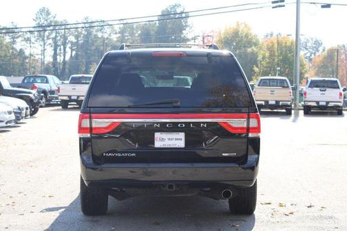 2016 Lincoln Navigator Select
