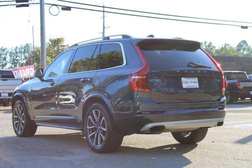 2018 Volvo XC90 T6 Momentum
