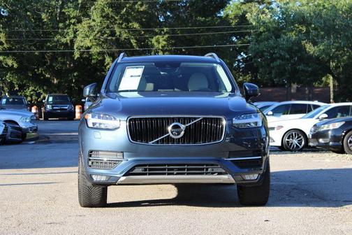 2018 Volvo XC90 T6 Momentum