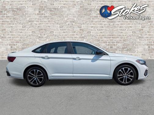 Pure White 2024 Volkswagen Jetta 1.5T Sport