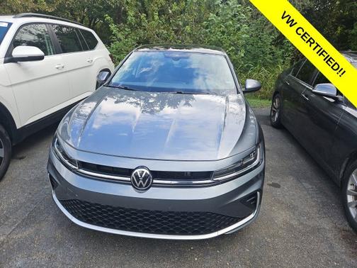 Platinum Gray Metallic 2025 Volkswagen Jetta 1.5T SE