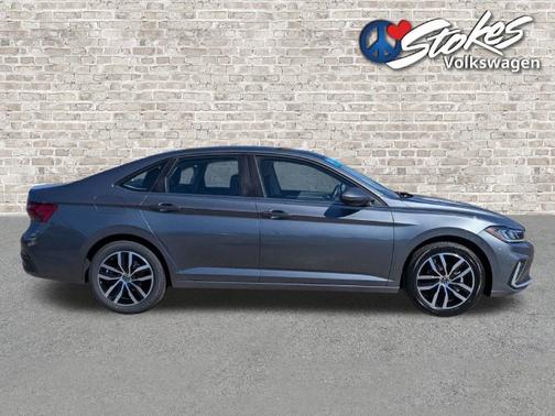 Platinum Gray Metallic 2025 Volkswagen Jetta 1.5T SE