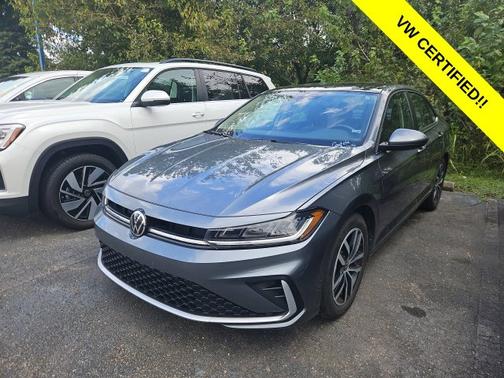 Platinum Gray Metallic 2025 Volkswagen Jetta 1.5T SE