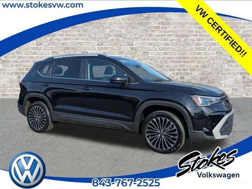 Deep Black Pearl Effect 2025 Volkswagen Taos 1.5T SE SUV