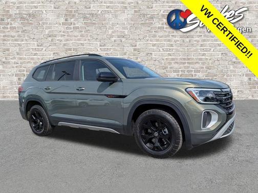 Avocado Green Pearl 2025 Volkswagen Atlas 2.0T Peak Edition