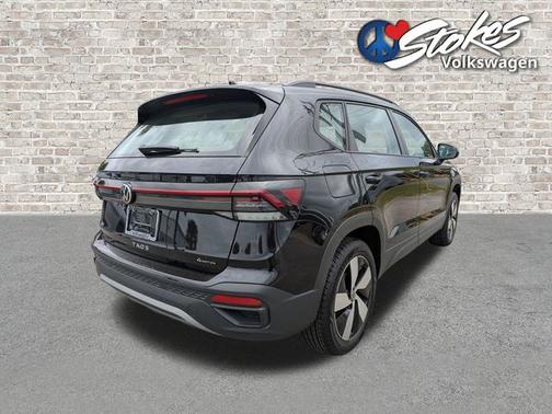Deep Black Pearl Effect 2025 Volkswagen Taos 1.5T S