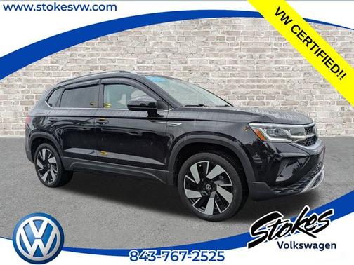 Deep Black Pearl Effect 2024 Volkswagen Taos 1.5T SEL